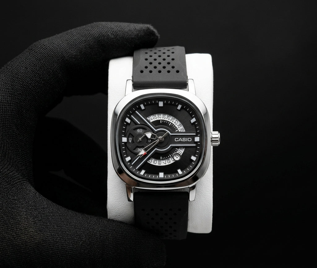 Analog Men’s Wrist Watch